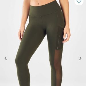 NWOT Fabletics Mila Pocket Legging M Olive Green